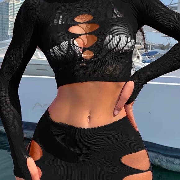 Cutout Black Ribbed Two-Piece Set - Picture 3 of 3